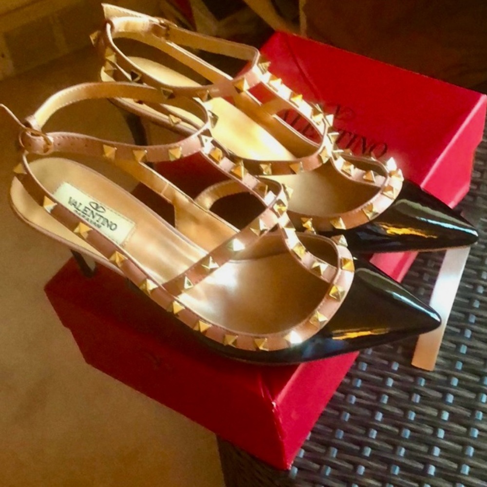 Authentic Valentino Rockstud t-strap high heels in near-perfect condition!!